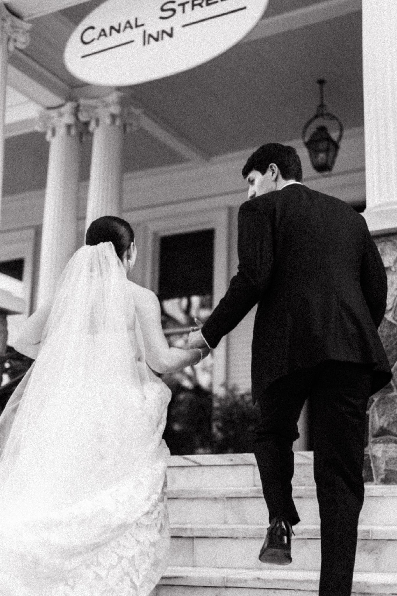 Paulina and Michael wedding at Canal Street Inn — photo 16