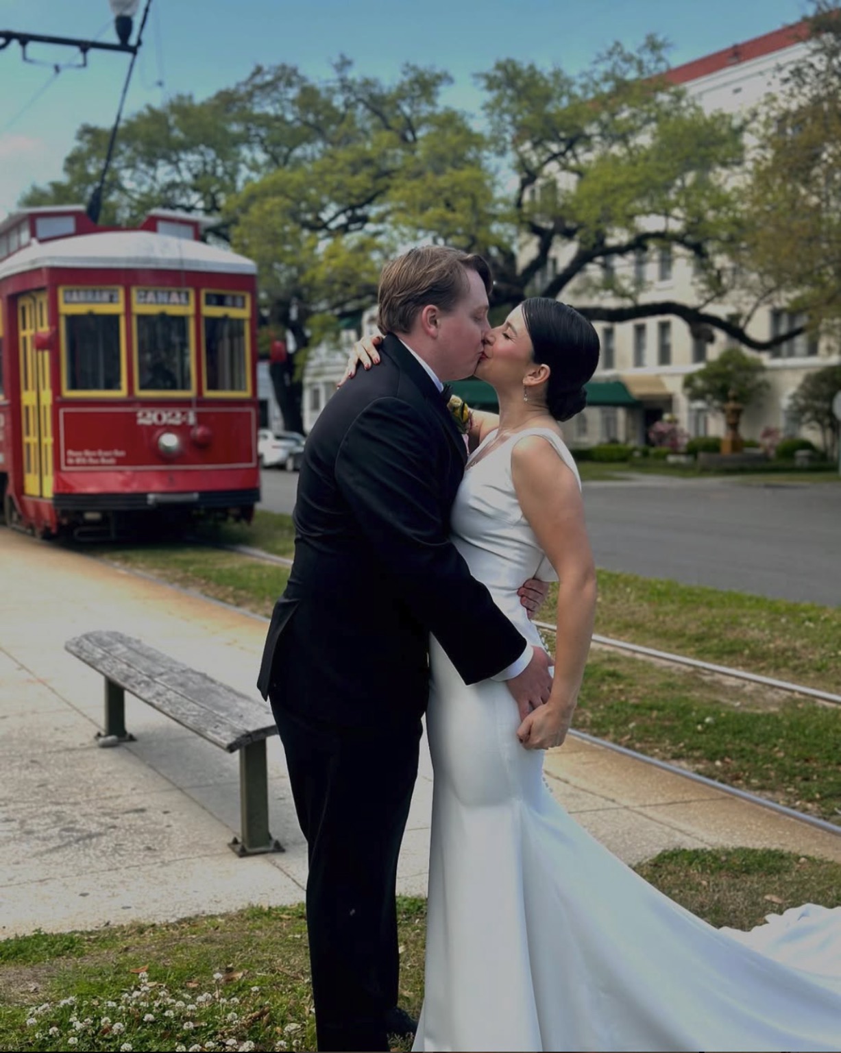 Tatiana and Ben wedding at Canal Street Inn — photo 6